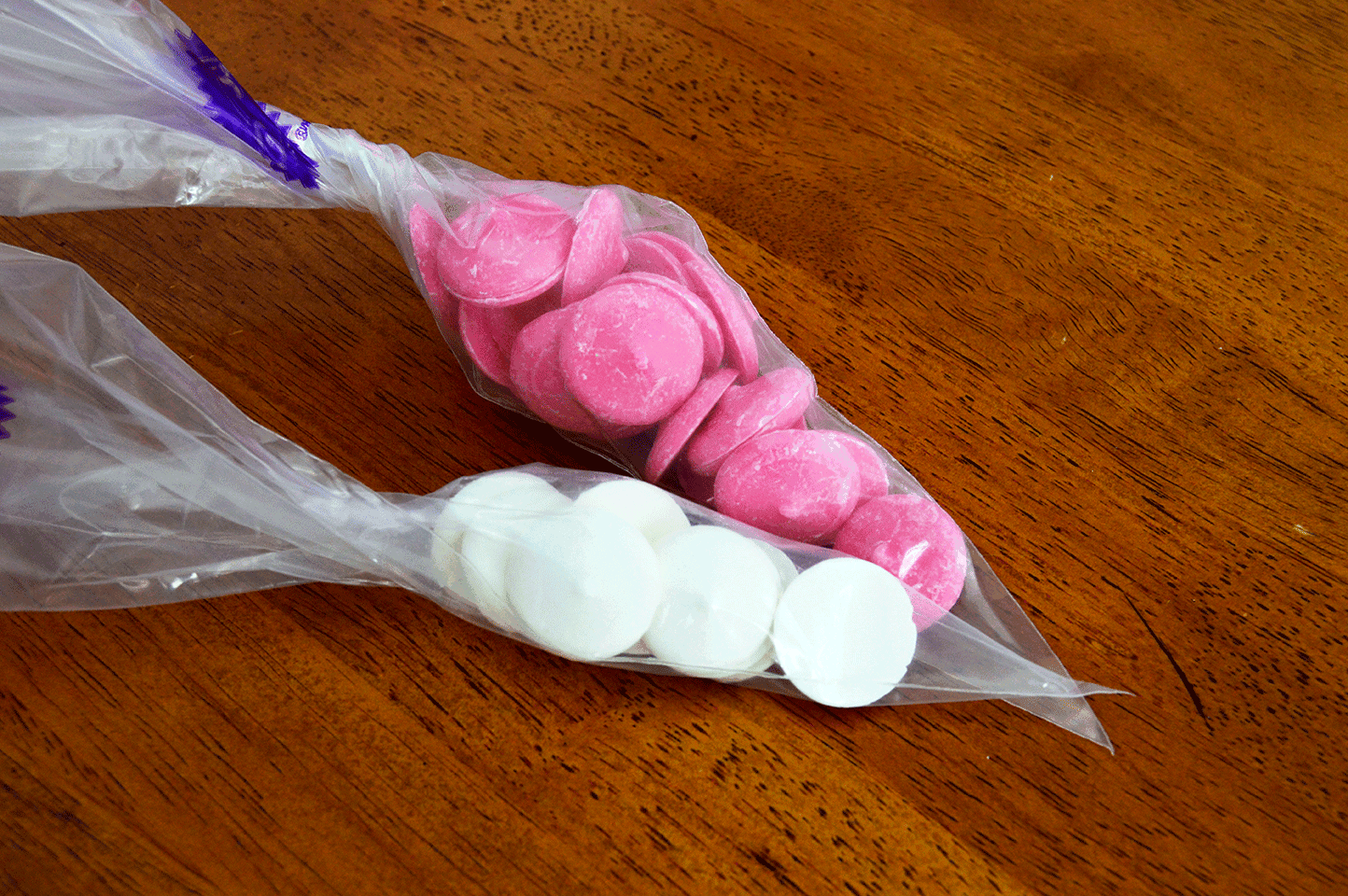 candy melts in piping bag, unmelted