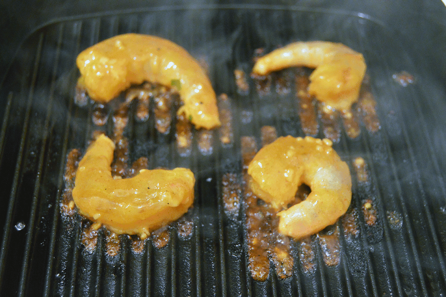 shrimp on the grill pan