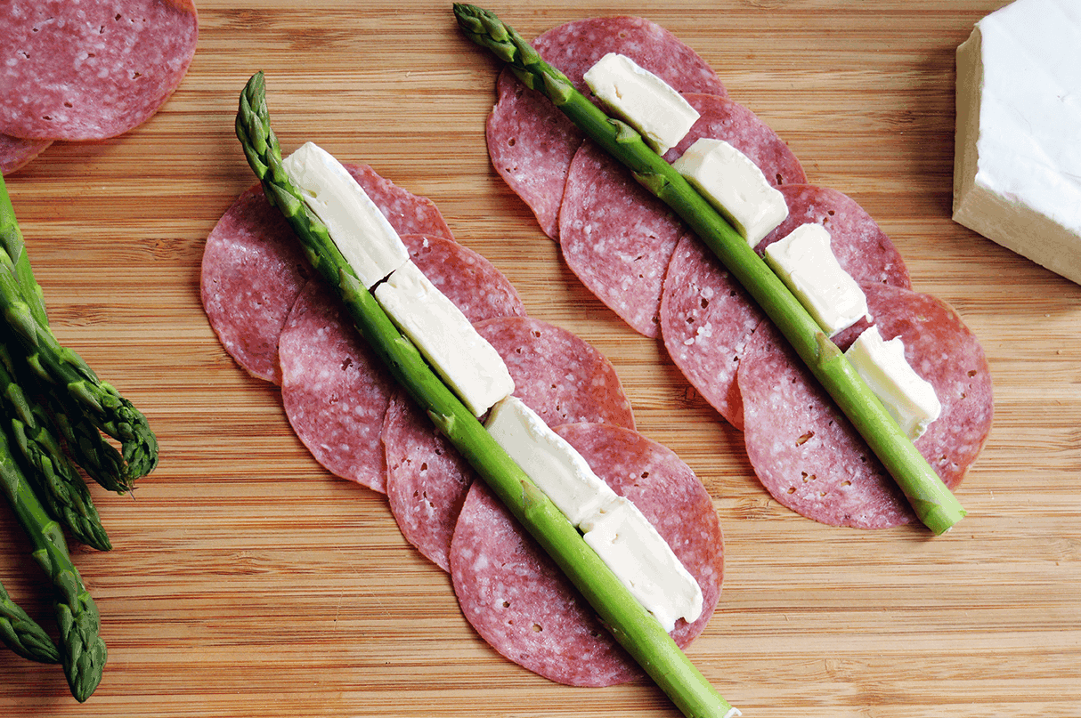 easy appetizer with asparagus brie and salami