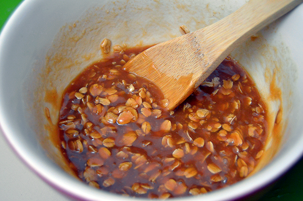 caramel oats in bowl
