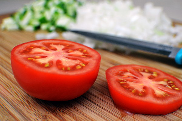 sliced tomato
