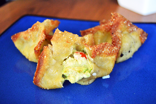 guacmole wonton with bite