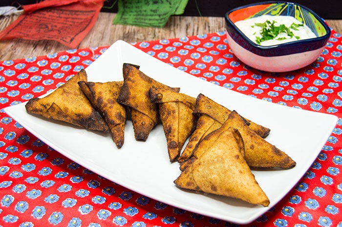 samosa with raita