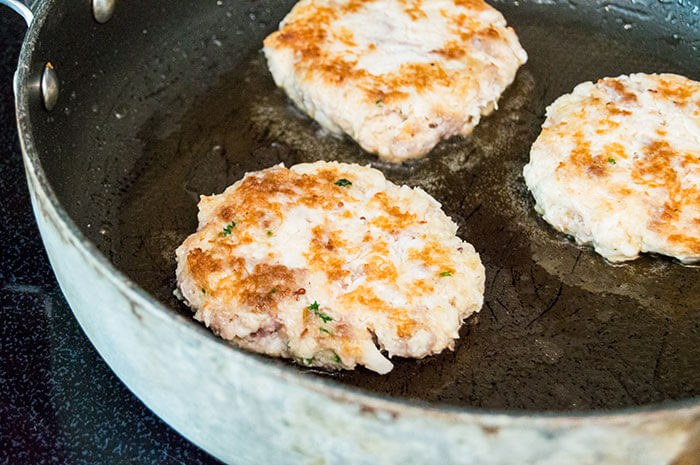 frying crab cakes
