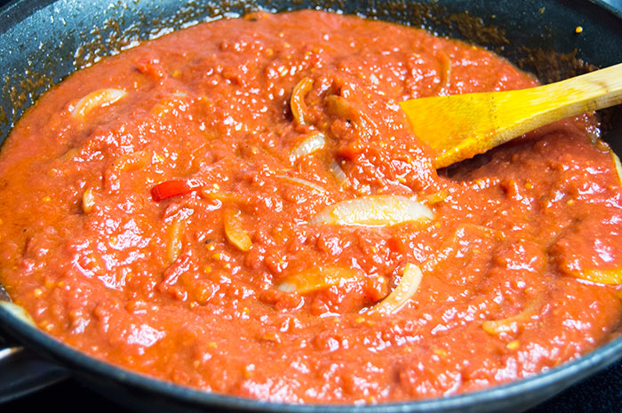 sauce ingredients for shakshuka