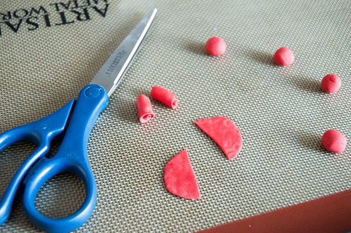 rolling rose fondant