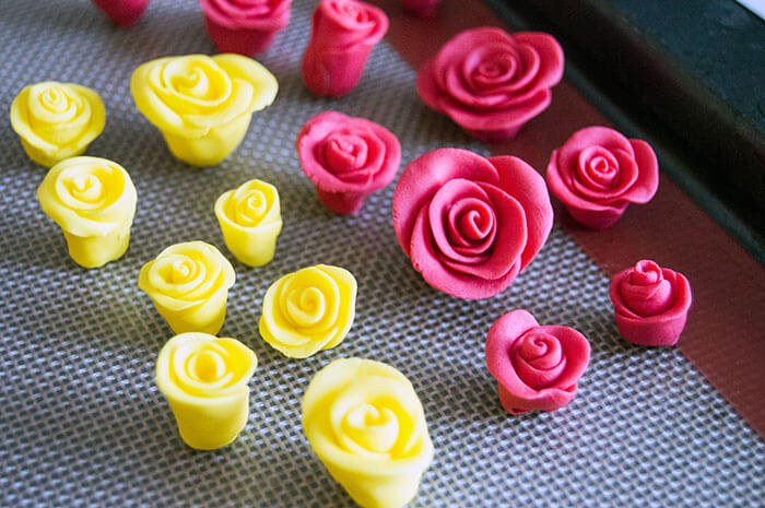 rolled fondant roses