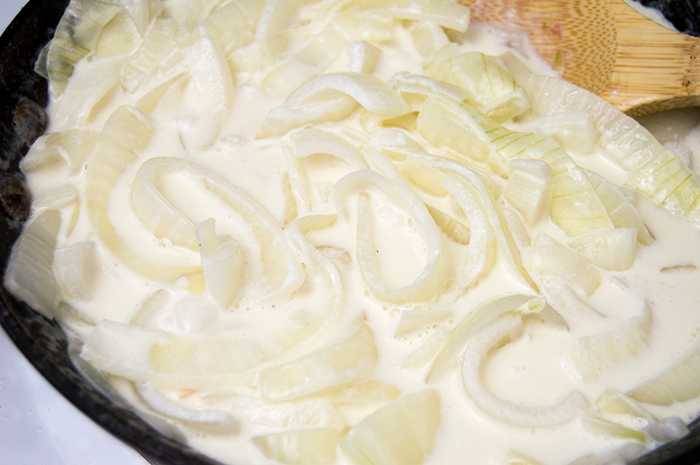 onions in cream