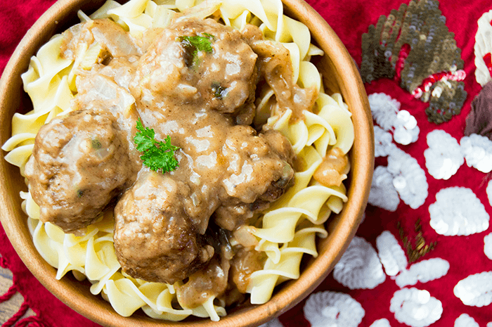 meatballs an gravy on noodles