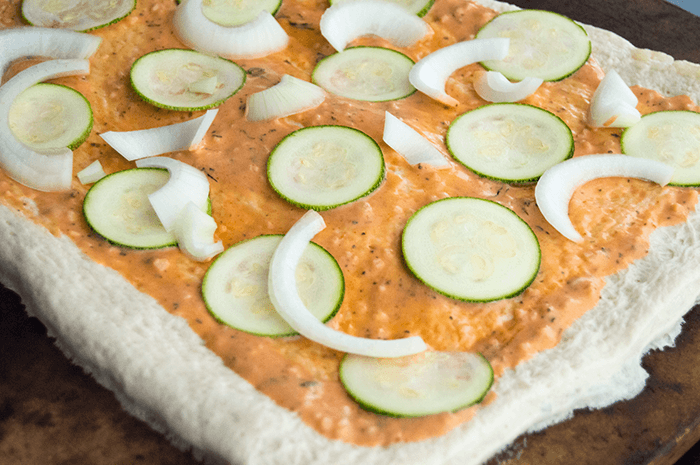 pizza with remoulade sauce