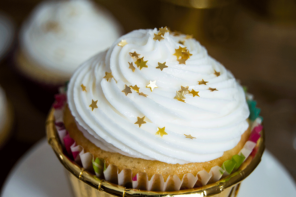 Gold Star Shaped Edible Glitter - Whisk