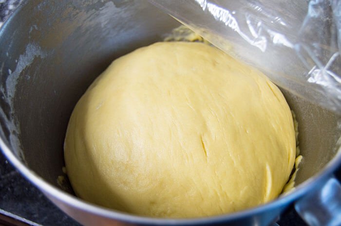 rising Pączki dough