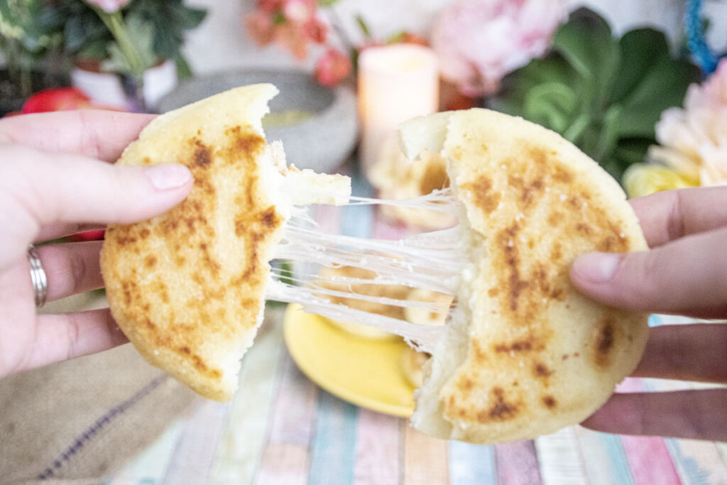 Los Antojos de Clara: Arepas de maíz con queso