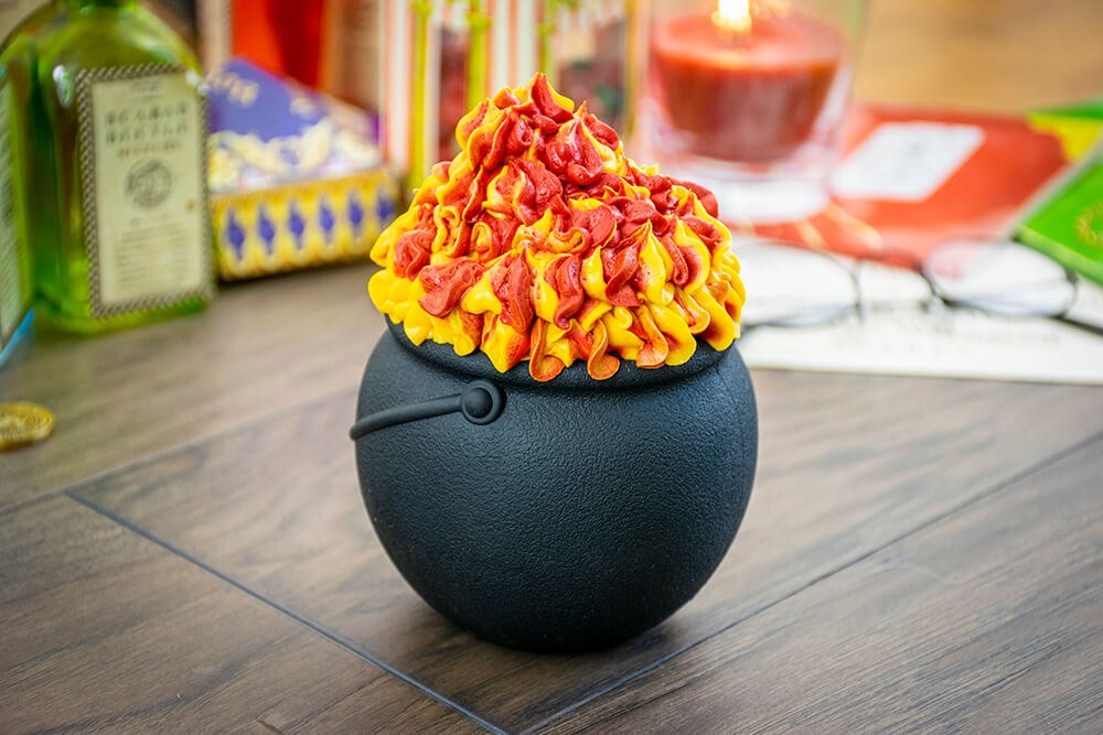 Bubbling Cauldron Halloween Cake - www.thescranline.com