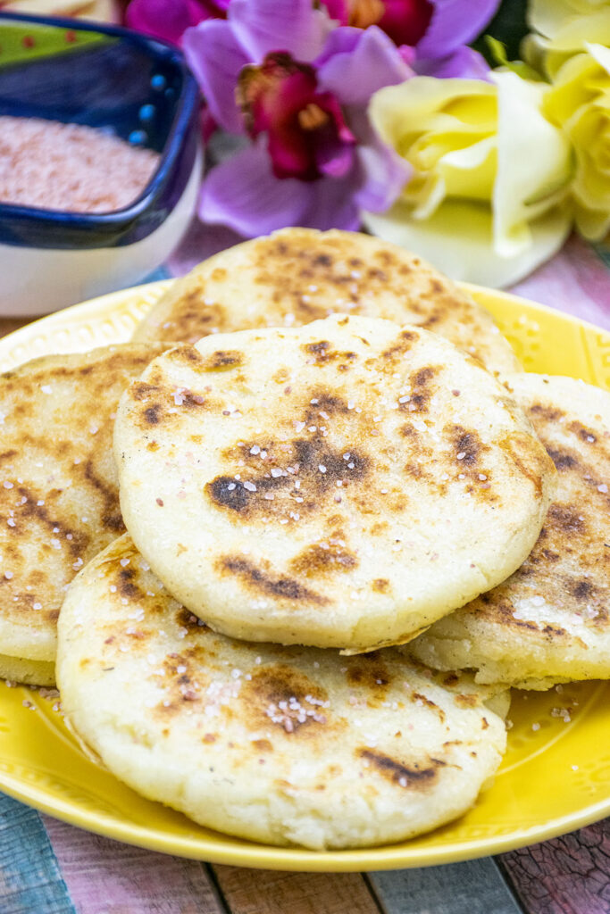 colombian arepas con queso