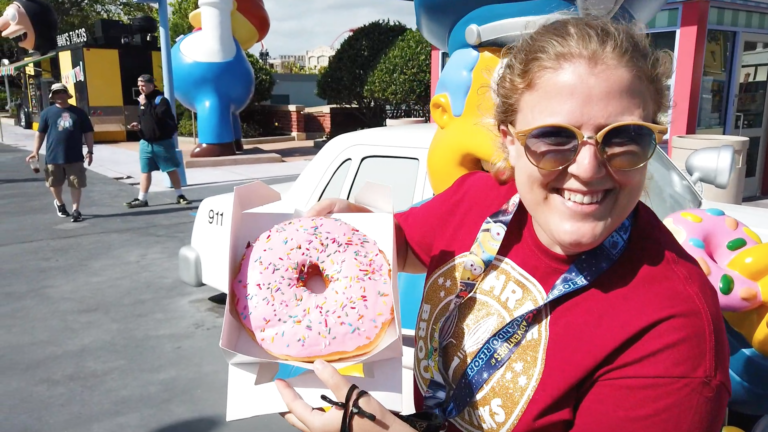Universal Studios FOOD TOUR (the BEST foods to try!)